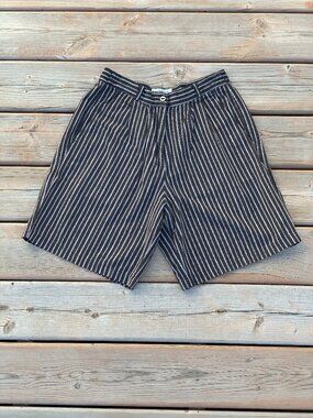Vintage 90s Pleated Trouser Mom Shorts 6 Black White Pinstripe High Rise Bermuda